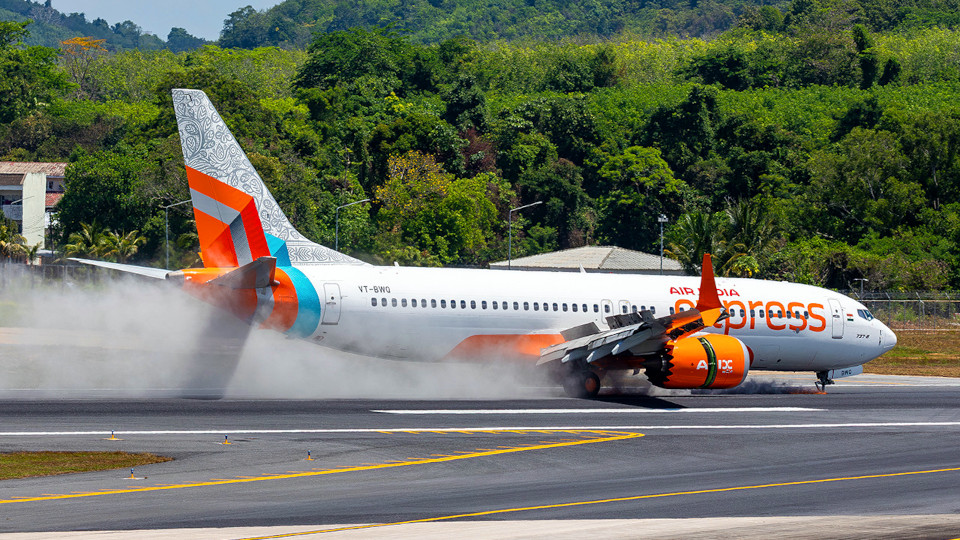 AI Express 737 MAX suffers nose gear damage after hard landing in Phuket; runway closure disrupts flight operations
