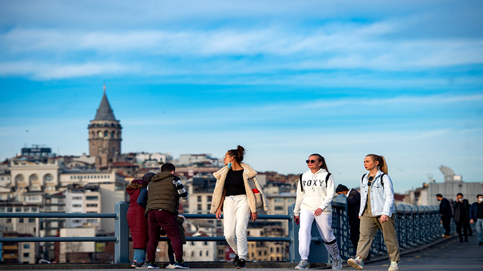 Turkey's tourism revenues doubled to USD 24.5bn in 2021
