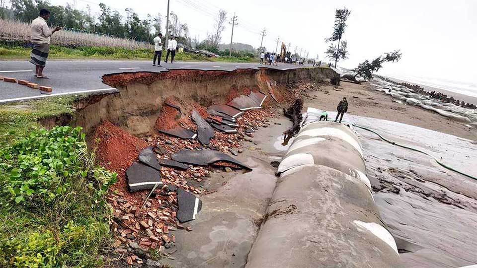 সৈকত রক্ষায় প্রয়োজন দীর্ঘমেয়াদি পরিকল্পনা