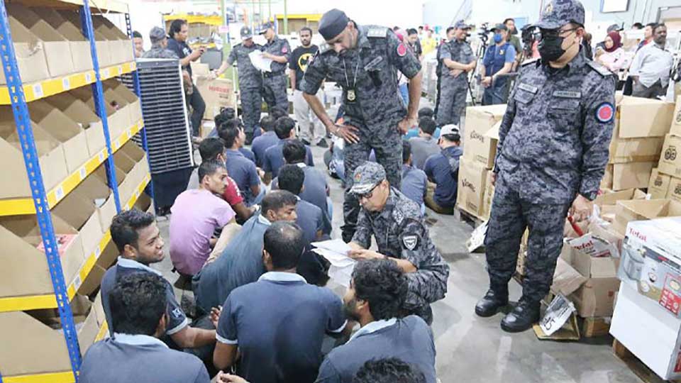 মালয়েশিয়ায় ৮ মাসে বাংলাদেশিসহ ৩১ হাজার অভিবাসী আটক