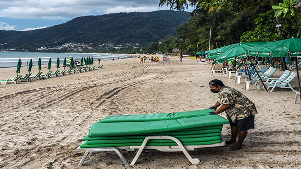Thailand eyes tourist fee from April