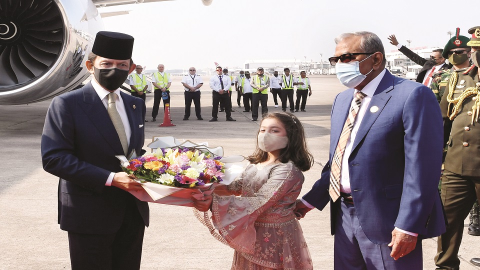 BD rolls out red carpet to welcome Brunei Sultan
