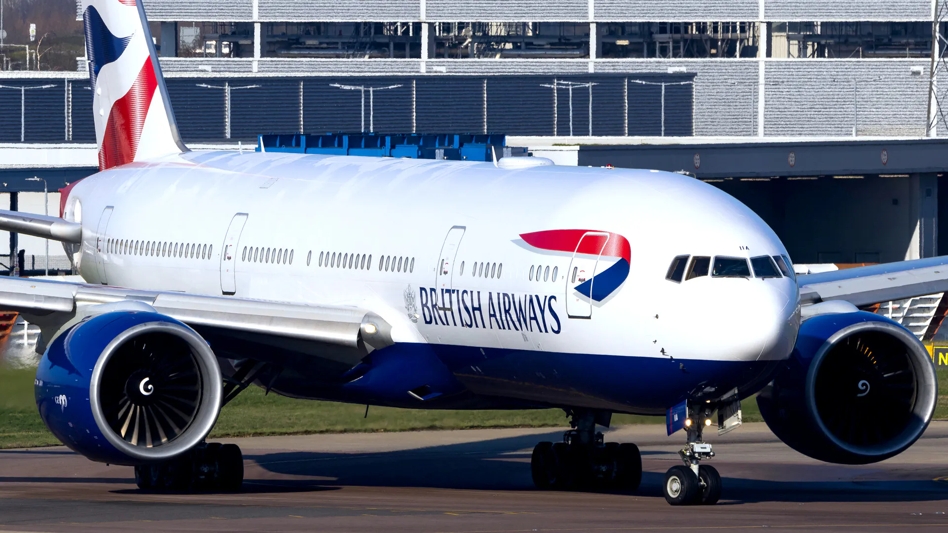 British Airways 777 returns to Heathrow after cabin pressure loss