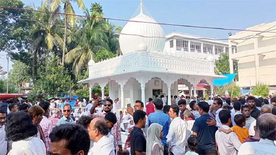 লালন সাঁইয়ের ১৩৫তম তিরোধান দিবসে - সব পথ মিলেছে ছেঁউড়িয়ায়