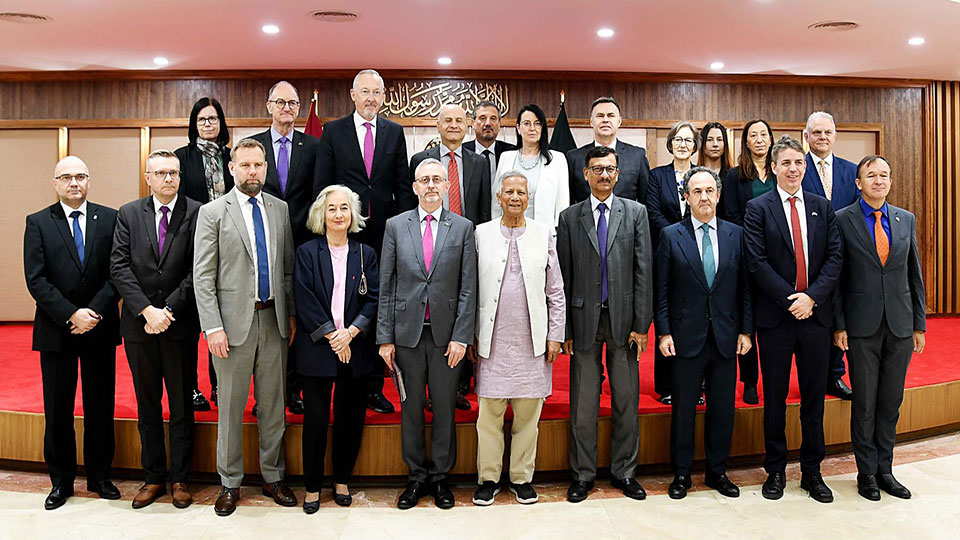 Chief Adviser urges EU states to move visa centres from Delhi to Dhaka