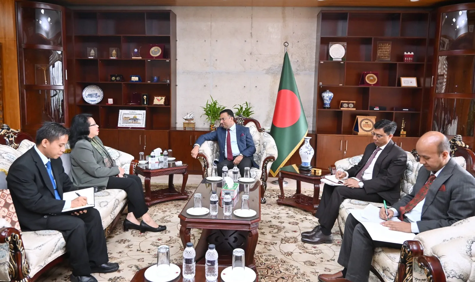 Bangladesh urges Indonesia to ease visa processing for its nationals