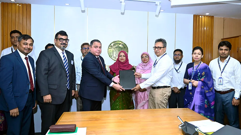 Bangladesh Bank, Prime Bank sign deals to boost CMSME financing