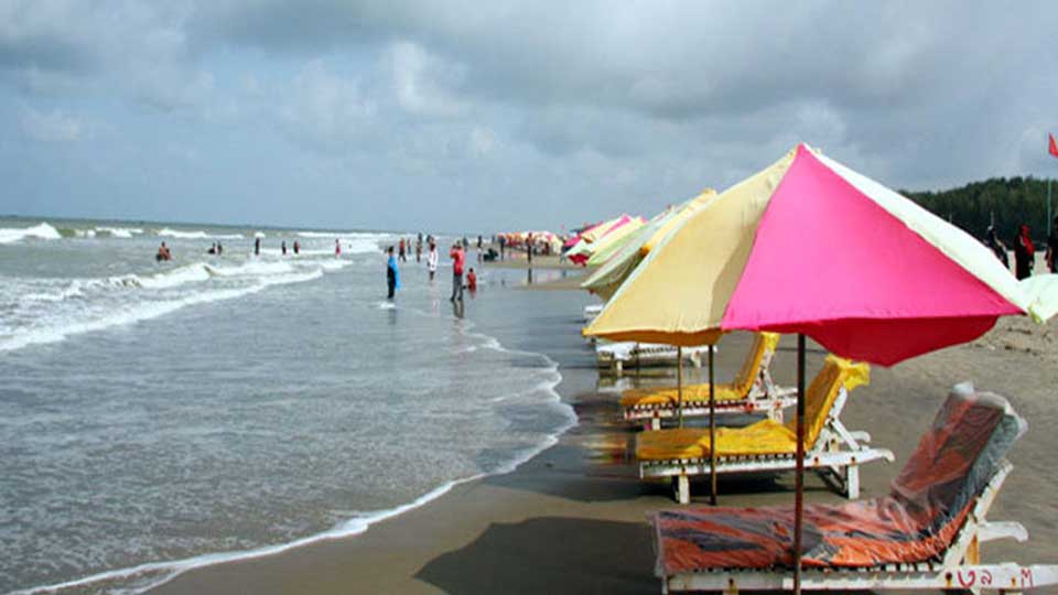 টানা ছুটিতেও শঙ্কায় কক্সবাজারের ব্যবসায়ীরা