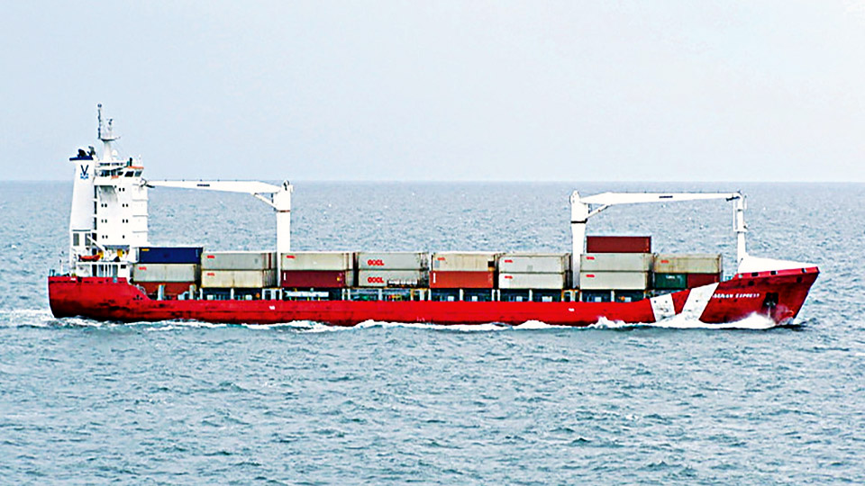 Bangladesh ships apparel exports to Europe directly