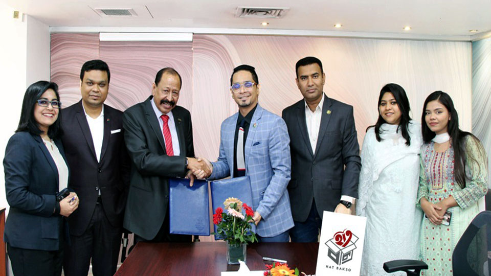 Dhaka Regency Hotel and Resort signs MoU with Haat Baksho