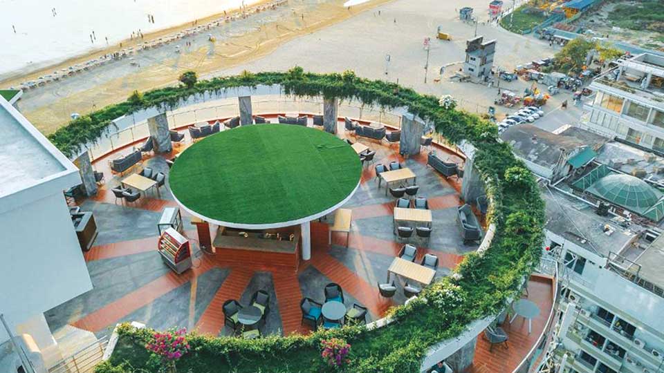 Ramada by Wyndham brings Valentine's extravaganza to its rooftop lounge