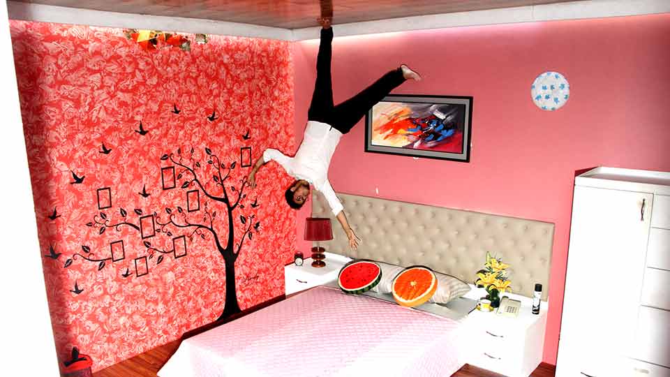 Country’s first Upside Down Gallery excites visitors with new experience