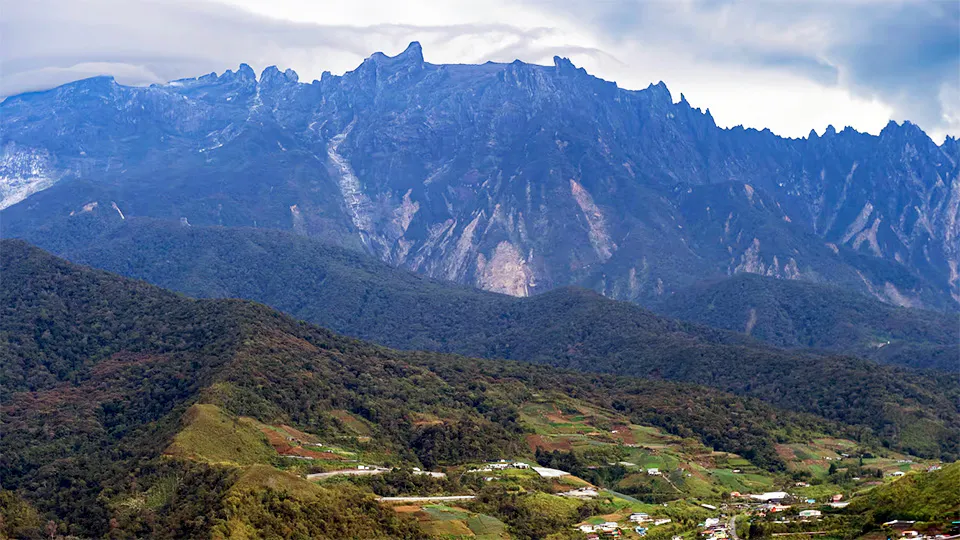 Malaysia introduces stricter hiking rules amid rescue operation rise