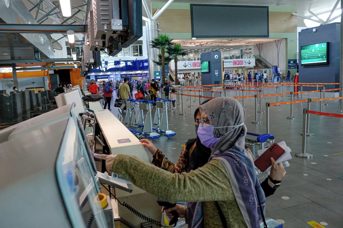 Malaysia relaxes entry requirements