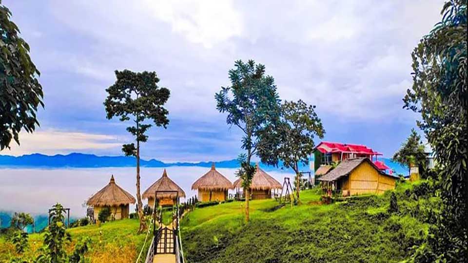সাজেক ছাড়লেন আটকে পড়া ৭০০ পর্যটক