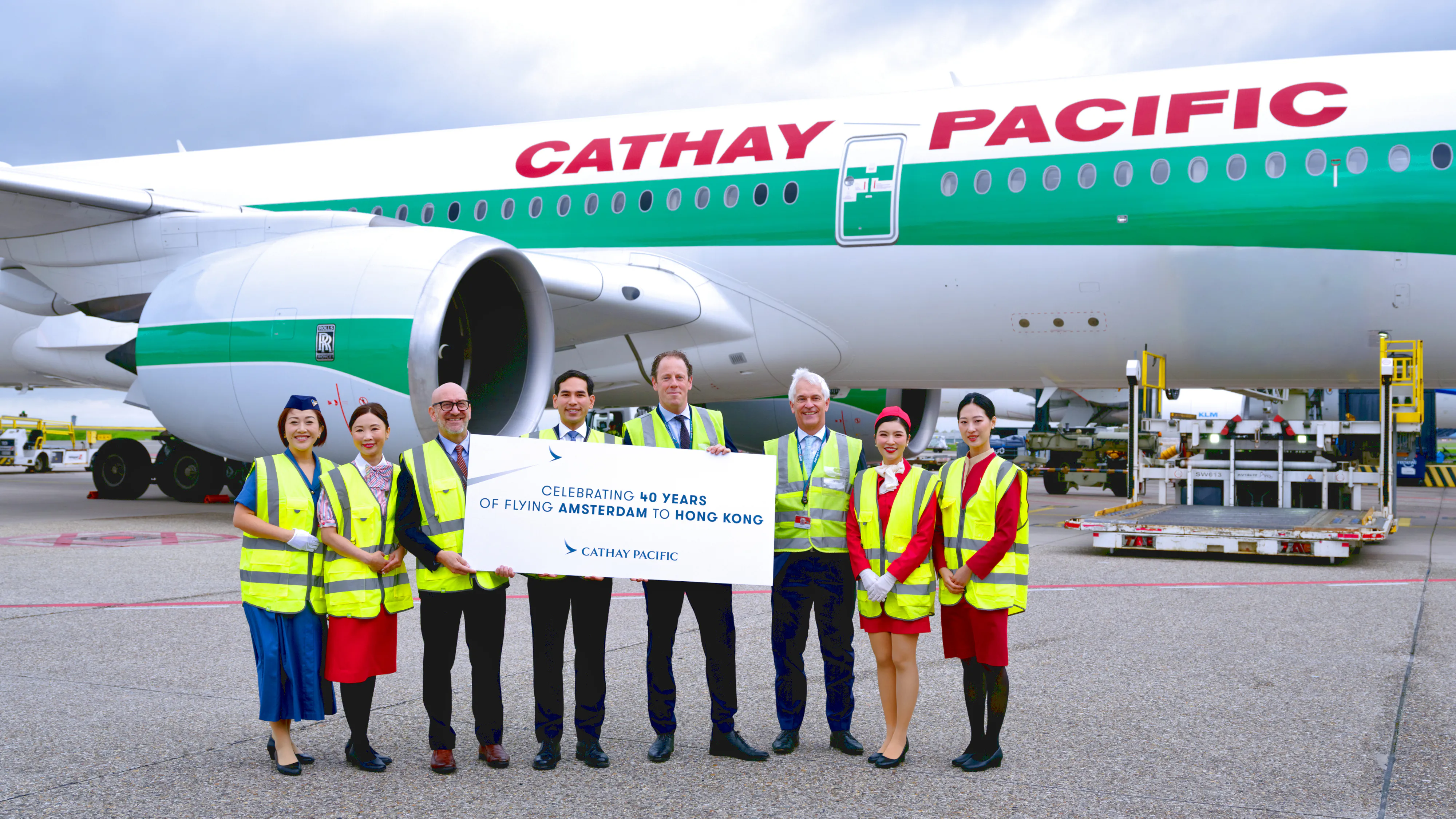 Cathay marks 40 years of Hong Kong-Netherlands flights