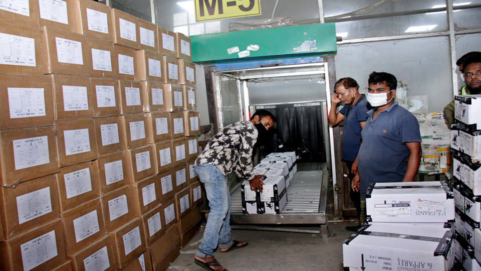 Cargo crisis: Only one EDS scanner running at Dhaka Airport