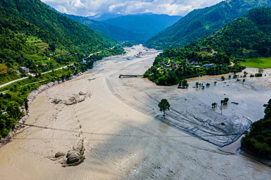 নেপালে একের পর এক দুর্যোগ, ফের সংকটে পর্যটন