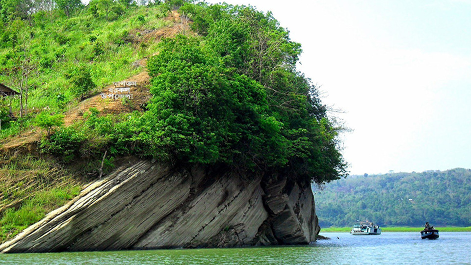 ঈদুল আজহায় রাঙামাটিতে ছিল না পর্যটকের চাপ