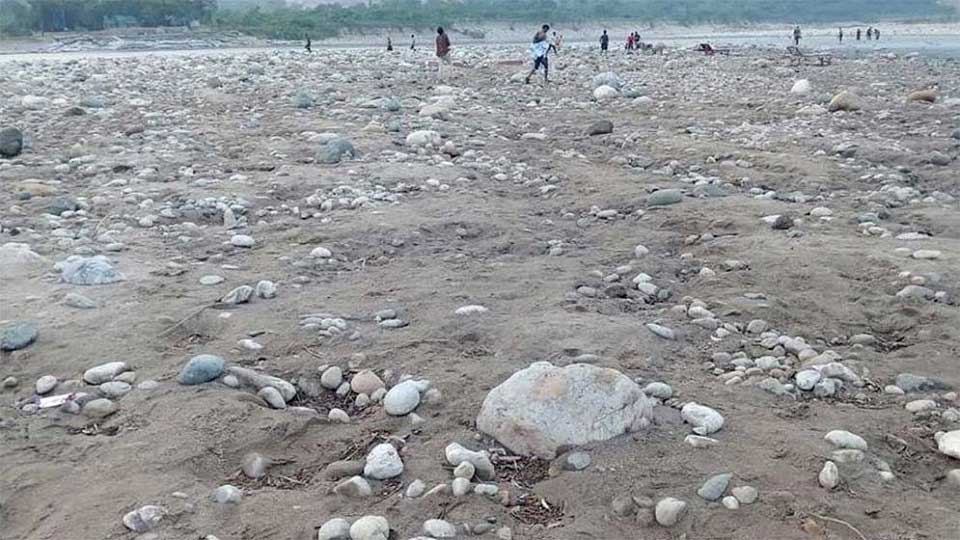 প্রকৃতি রক্ষায় মানববন্ধন, সাদাপাথর ইস্যুতে আলটিমেটাম
