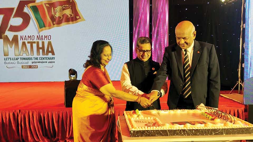 Sri Lanka showcases trade, tourism, investment opportunities in Dhaka