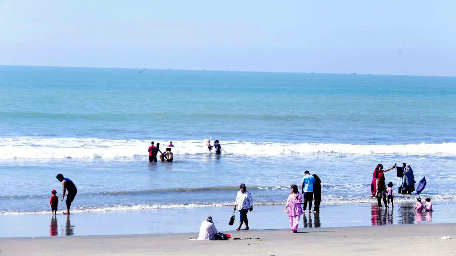 Three tourists drown, two missing in Cox’s Bazar sea