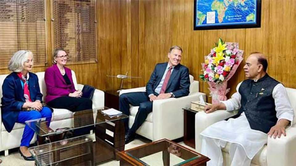 বোয়িং-এয়ারবাস যেটা বিমানের জন্য ভালো সেটাই আনা হবে : বিমানমন্ত্রী