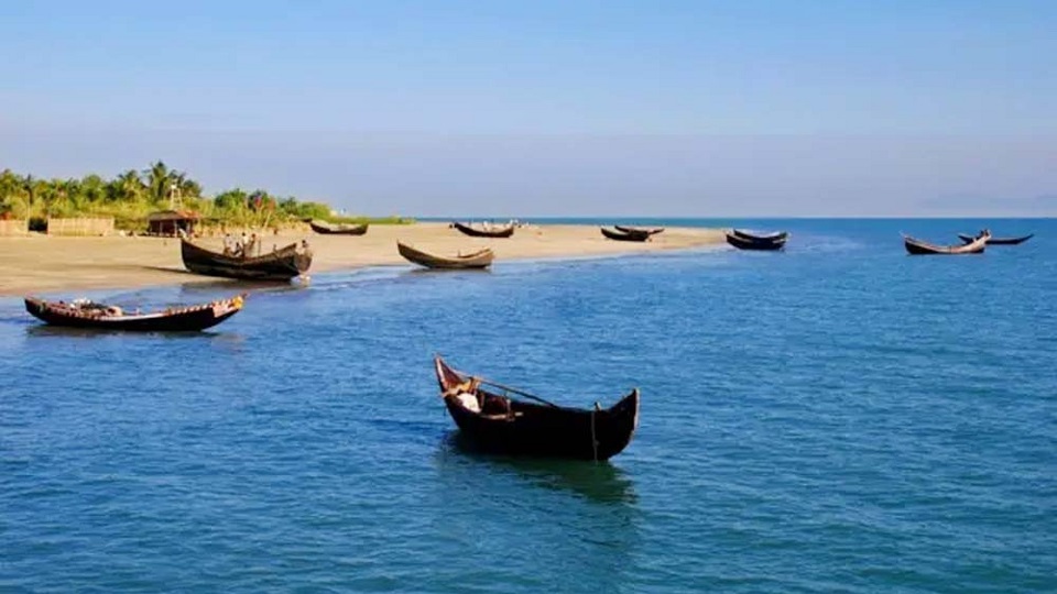 আজ থেকে পর্যটকদের জন্য বন্ধ সেন্ট মার্টিন ভ্রমণ