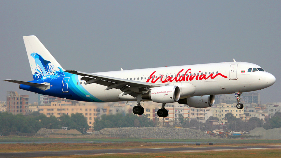 Maldivian resumes Male-Dhaka-Male flights with water salute at HSIA