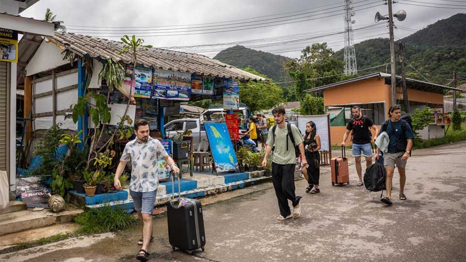 Foreigners must carry passports in Bali