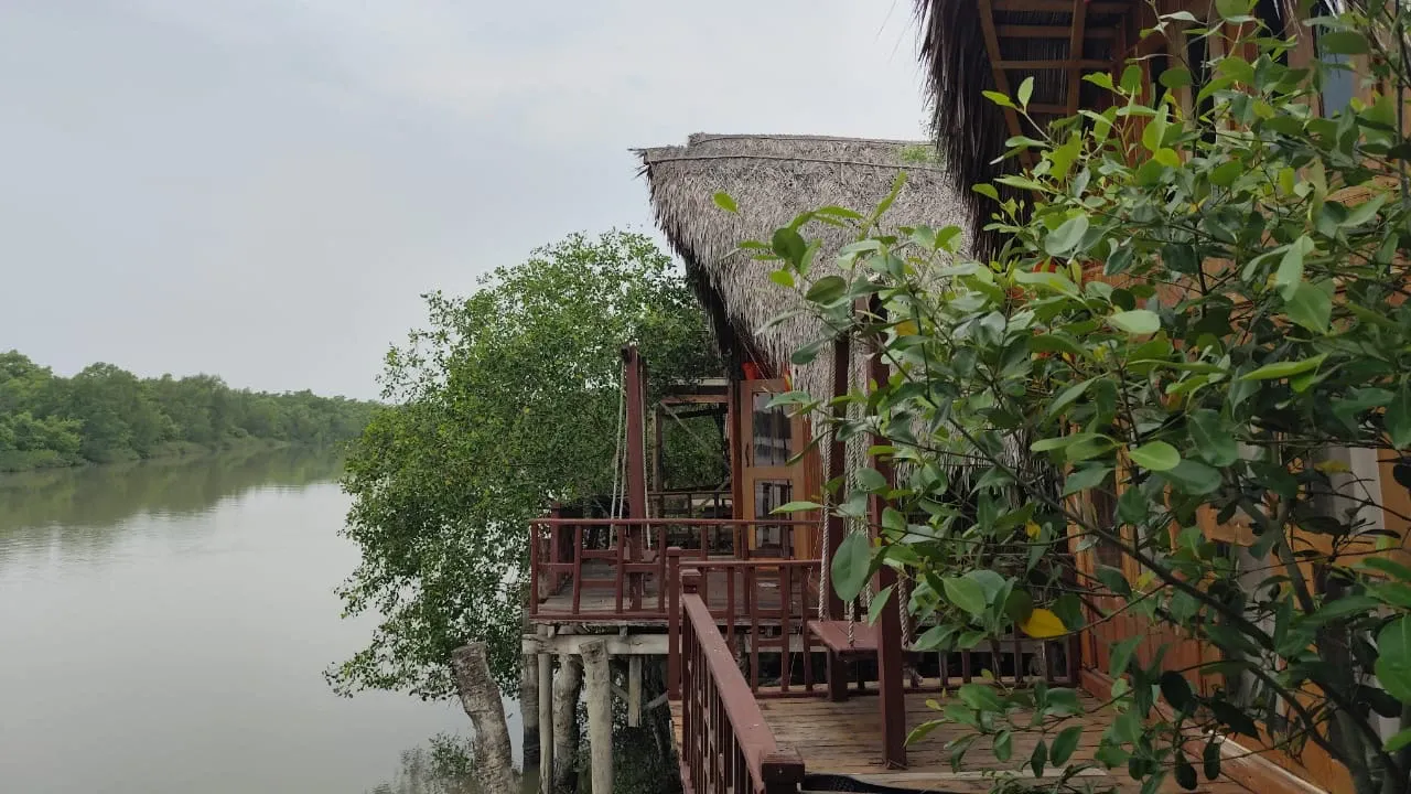 সুন্দরবনঘেঁষা ১৮ রিসোর্ট বন্ধের নির্দেশ