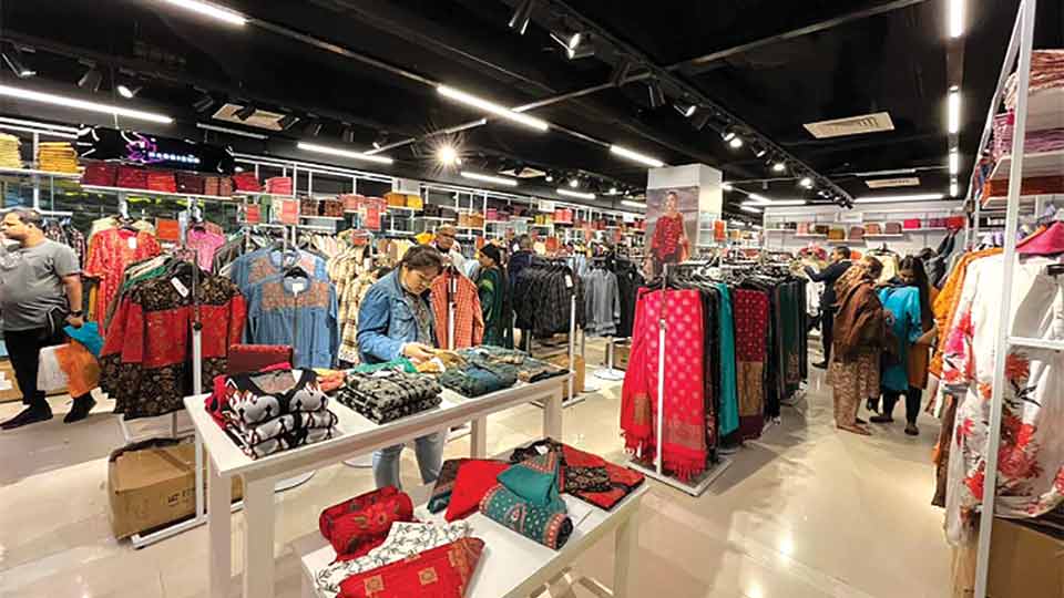 Le Reve opens new store at Bashundhara Mall