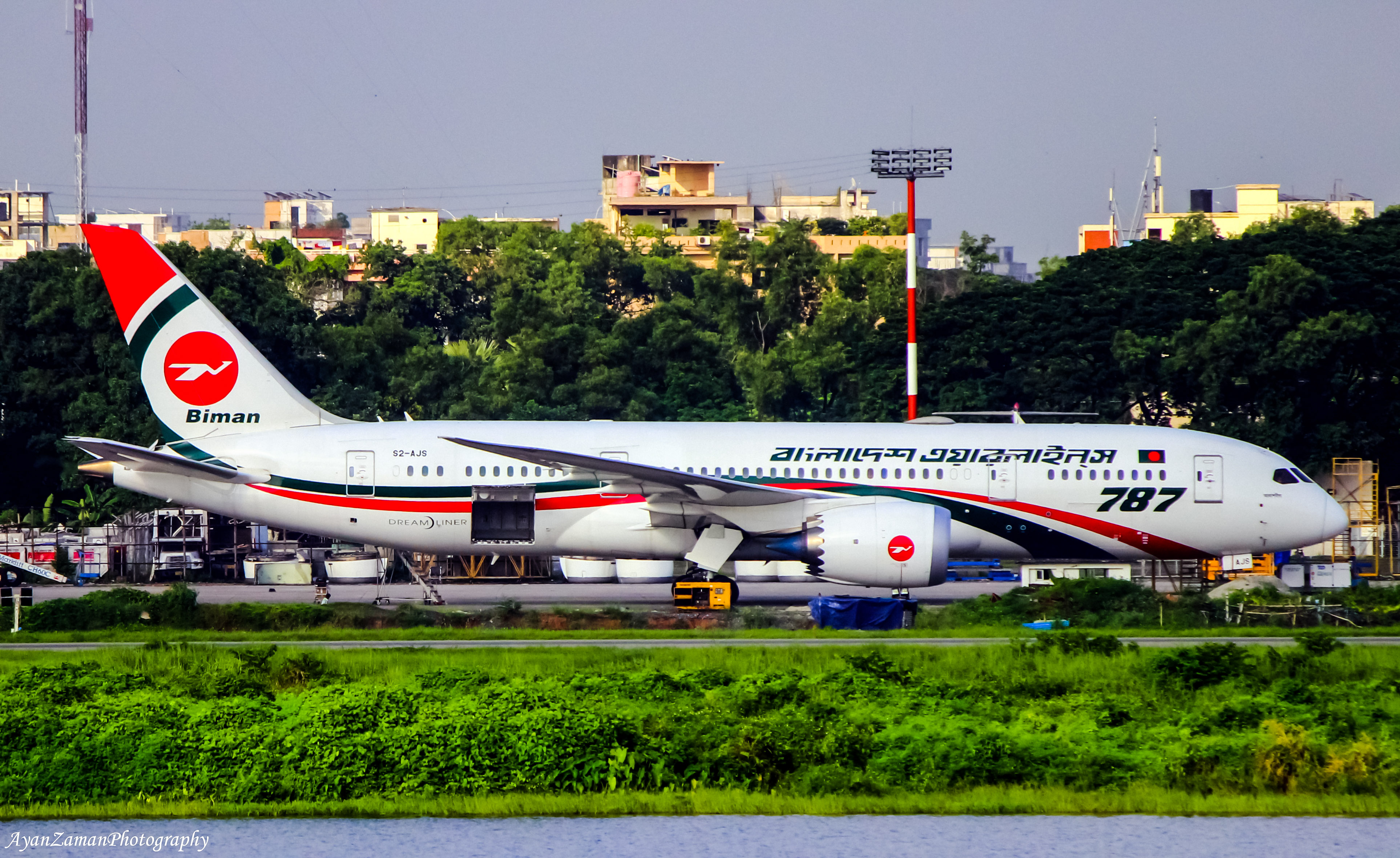ঢাকা-নিউইয়র্ক রুটে বিমানের ফ্লাইট চালুর সম্ভাবনা