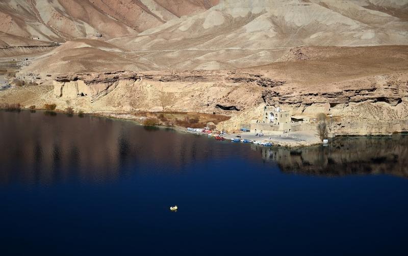 Regime change casts shadow over blue mountain lakes