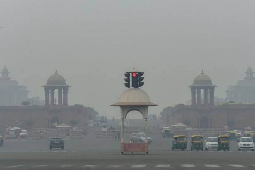 Delhi’s air improves but still unhealthy