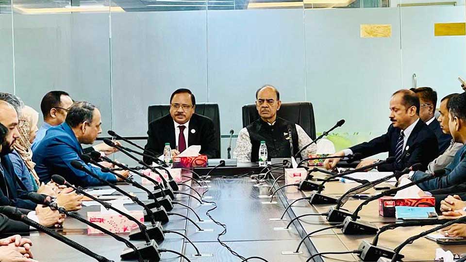 বিমানমন্ত্রীর নির্দেশনা - কোনো যাত্রী যেন অহেতুক হয়রানির শিকার না হন