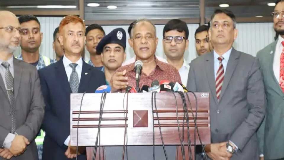 শাহজালালে তৃতীয় টার্মিনাল পরিদর্শনে স্বরাষ্ট্র উপদেষ্টা