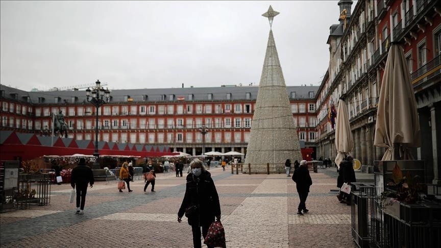 Spain relaxes rules for younger UK tourists