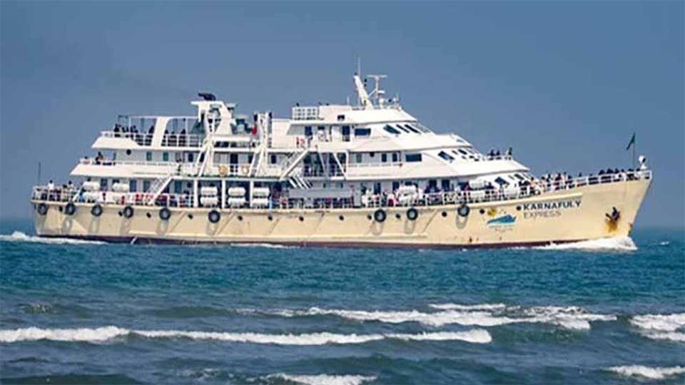 সেন্টমার্টিনগামী জাহাজ চলাচলে নতুন সিদ্ধান্ত