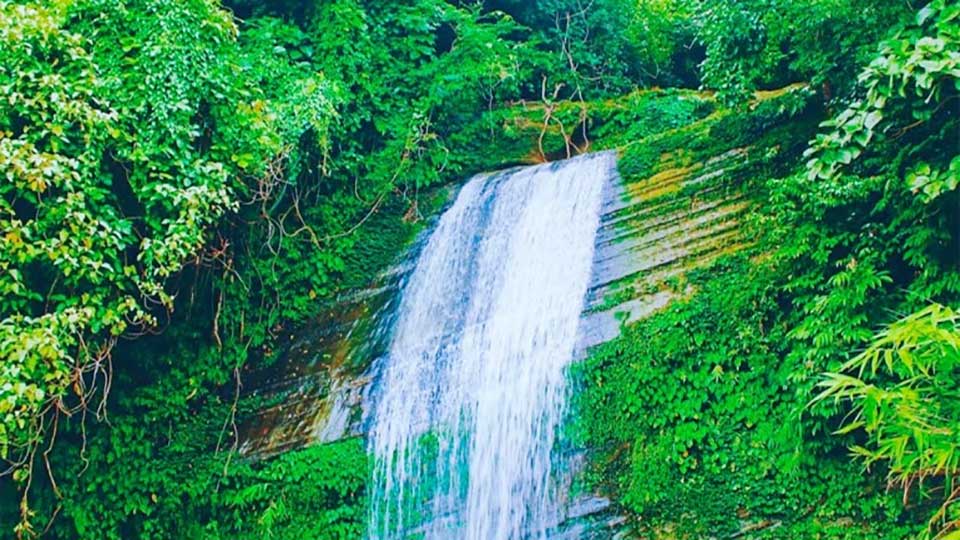 পাহাড়ি শহর খাগড়াছড়িতে দিনে ২৫ লাখ টাকার ক্ষতি