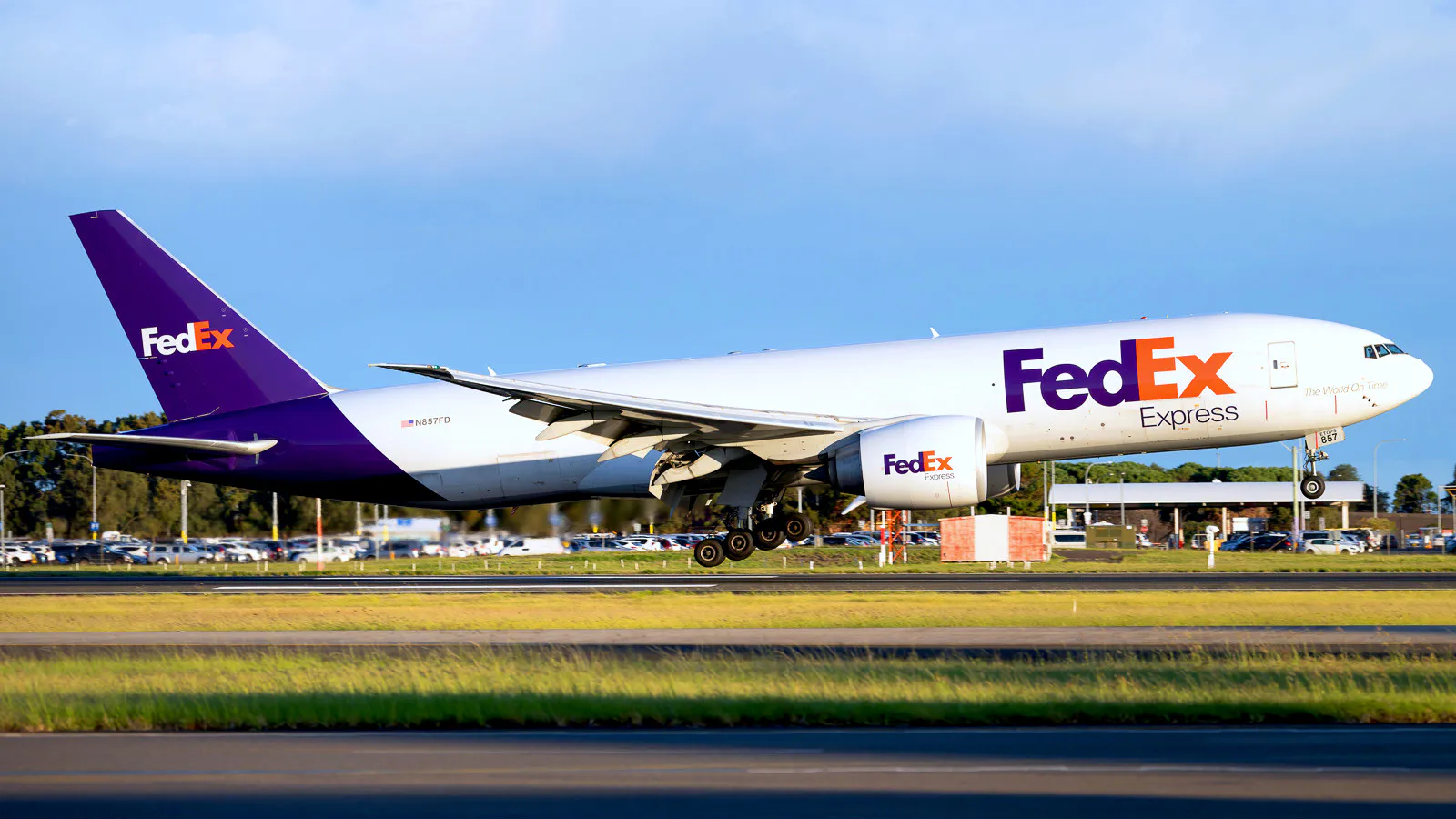 FedEx begins nonstop 777 service between Guangzhou, Sydney