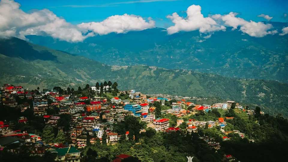 দার্জিলিংয়ে পর্যটকদের টার্গেট করছে সাইবার প্রতারকরা