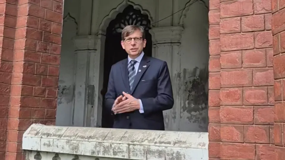 French ambassador visits Curzon Hall as DU-France research program concludes
