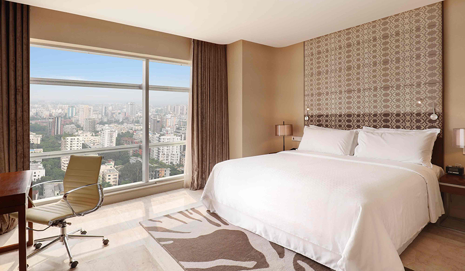 Crowne Plaza Dhaka offers metropolitan retreat