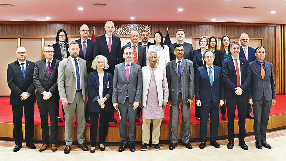 Chief Adviser urges EU states to move visa centers from Delhi to Dhaka