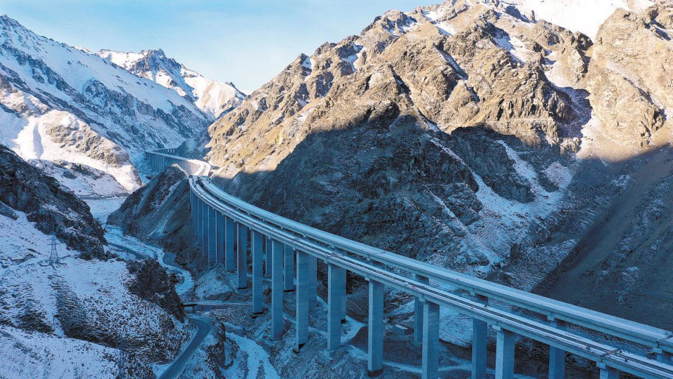 From seven hours to three: China’s Tianshan Tunnel redefines travel in Xinjiang