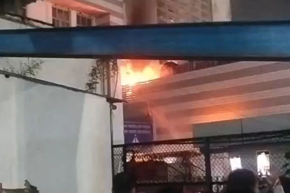 কলকাতা বিমানবন্দরের এটিসি ভবনে আগুন