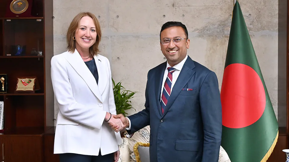 Bangladesh seeks closer Australia ties on labor mobility, caregiver training