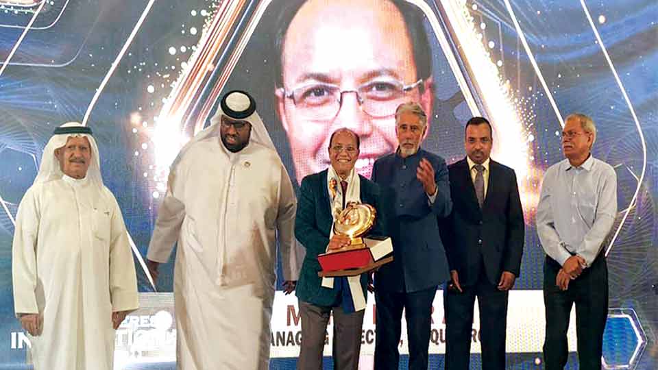 Unique Group MD Mohd Noor Ali receives Mother Teresa Int'l Award