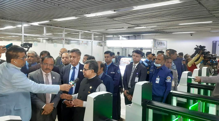 বিমানবন্দরে ভালো সেবা দিন - যাত্রী হয়রানি সহ্য করা হবে না : বিমান প্রতিমন্ত্রী